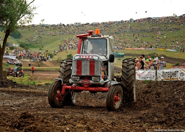 спортивное шоу «Трак ПроХват 2011 + Дерби ПроХват»<br />(Гонки на тракторах и гонки на выживание)