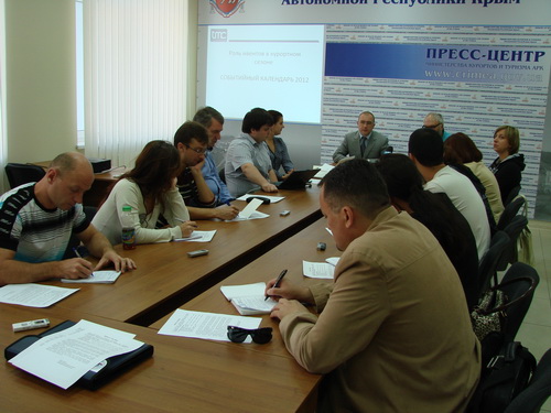 В Симферополе прошло заседание пресс-клуба, на котором обсудили проект «Событийный календарь 2012» (фото)