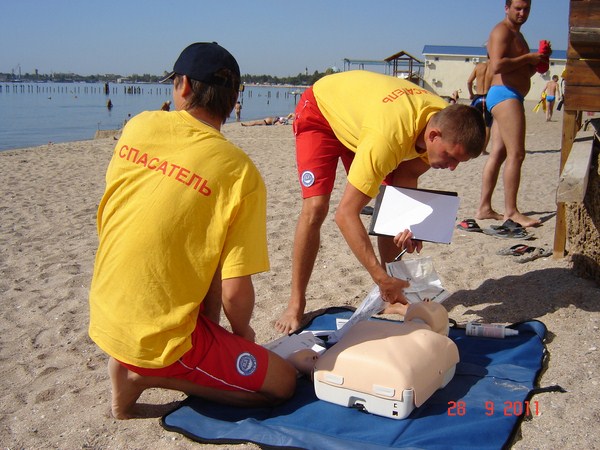 Работники аварийно-спасательной службы получили сертификаты Международных инструкторов по спасению на воде (ФОТО)