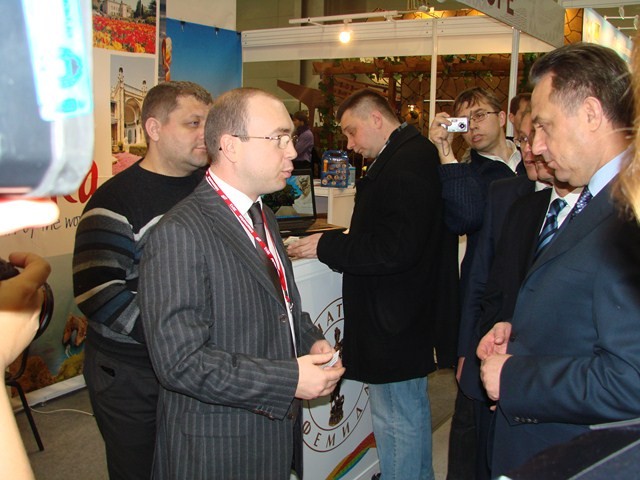 Крымский стенд на «Интурмаркете» посетил Министр спорта, туризма и молодежной политики РФ Виталий Мутко