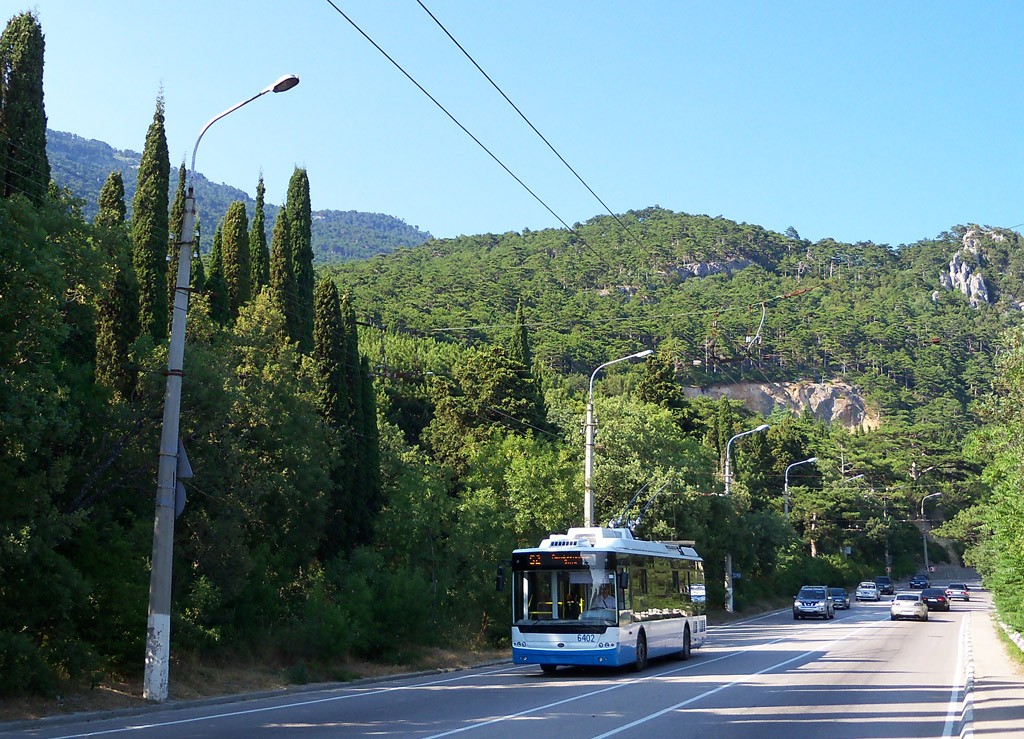 Троллейбусный маршрут Симферополь-Ялта привлек туристов из Швейцарии