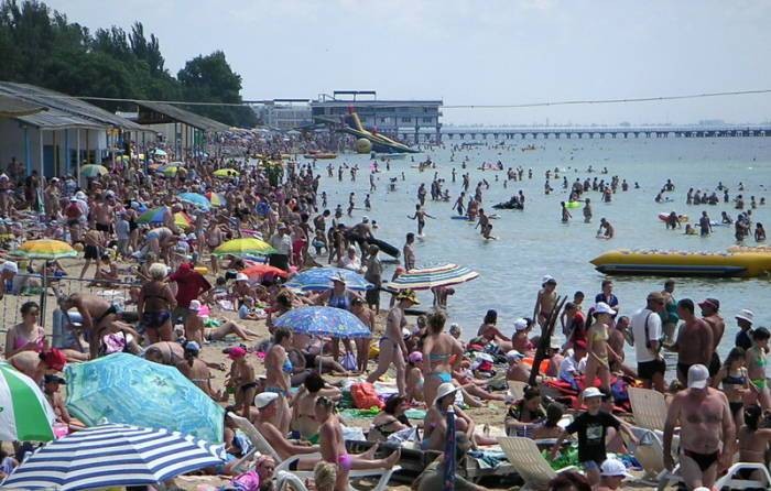 Министр курортов и туризма Крыма обратился к арендаторам пляжей