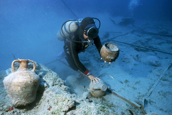 В Крыму планируют развивать подводный исторический туризм