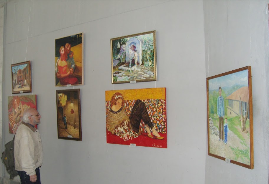 В Симферополе открылась выставка картин крымских художников (фото)