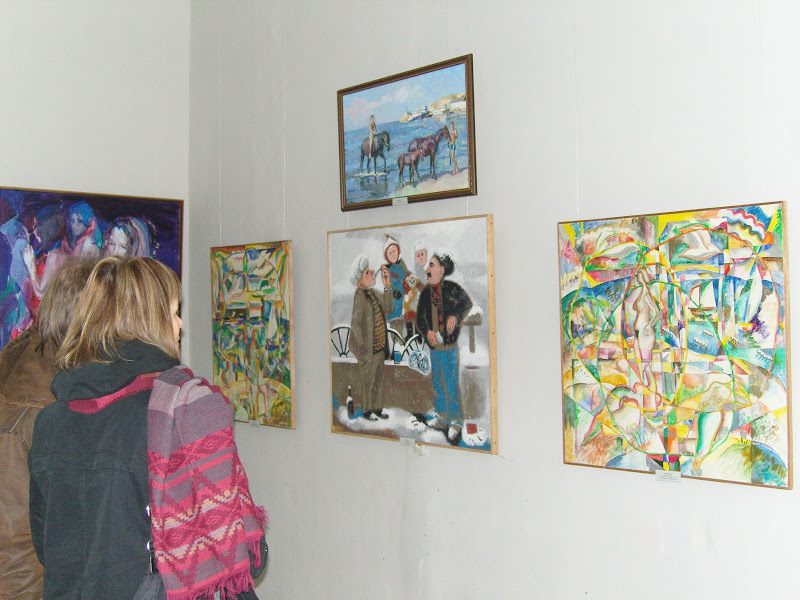В Симферополе открылась выставка картин крымских художников (фото)
