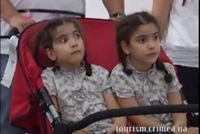 Группа детей-инвалидов из Азербайджана прошла курс оздоровления в одной из здравниц Евпатории (видео)