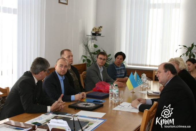 Александр Лиев обсудил с властями Днепропетровской области оздоровление местных детей в Крыму